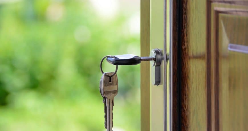 6 راه حل برای دزد نزدن خانه در هنگام مسافرت